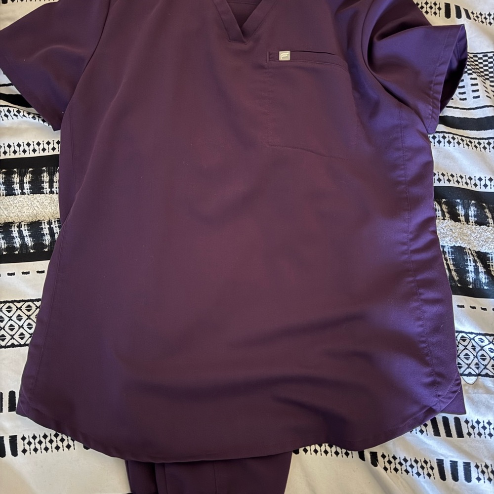 Fabletics Navy Scrub Top- Multiple Fabletics Scru… - image 5